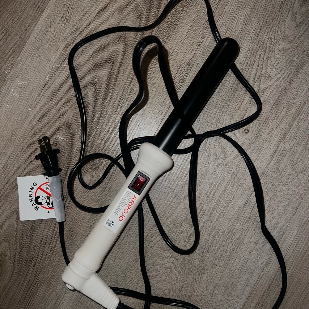White and Black Curling Wand